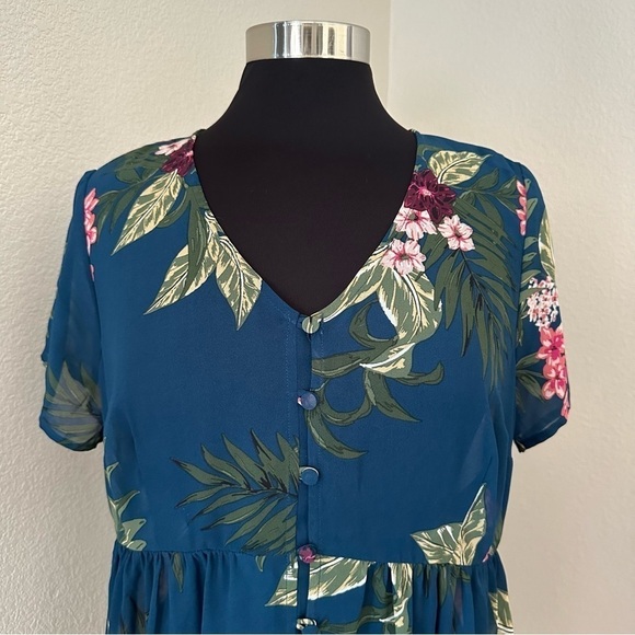 TORRID Babydoll Chiffon Button-Front Floral Teal Tunic Top - Picture 4 of 13